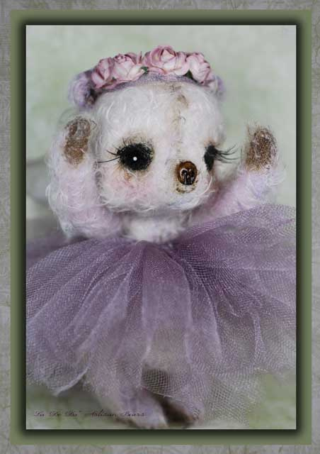 Gracie Featherstep a Petite Ballerina Bear