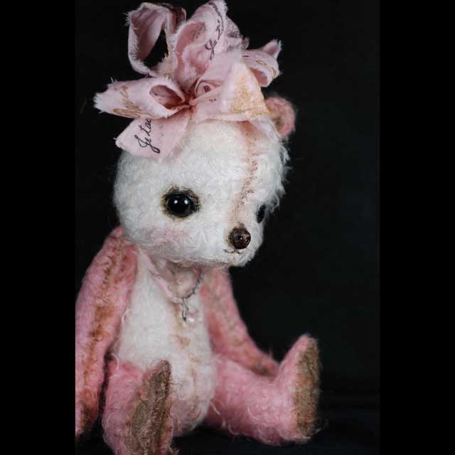 Coralie Tresbonbon a Parisian Shabby Bear