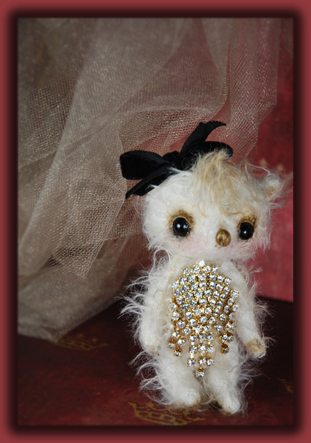 'Fifi Weebling' a Rhinestone Body Bear