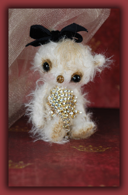 'Fifi Weebling' a Rhinestone Body Bear