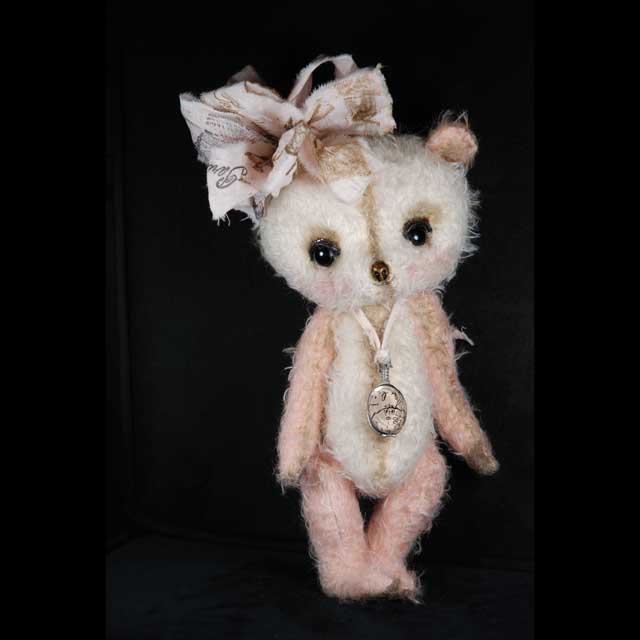 Gala Guavakiss - a Parisian Shabby Bear