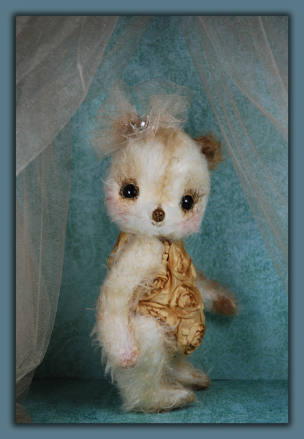 'Nina Goldbloom' a Rose Body Bear