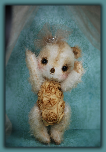 'Nina Goldbloom' a Rose Body Bear