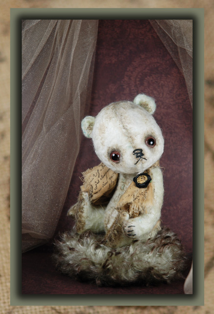 'Perdu Aparis' a Lost in Paris Haute Shabby Bear