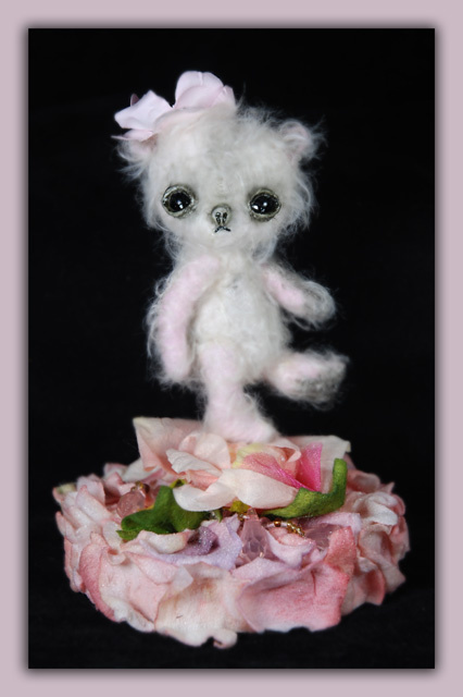 'Pinkie le Petit' a Wee 4" Bear